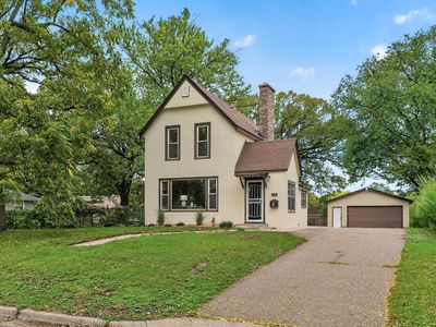 7418 Edgebrook Dr
