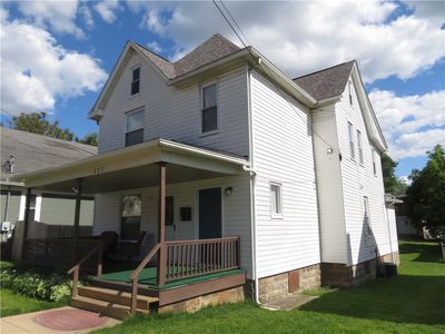 327 W Brady St