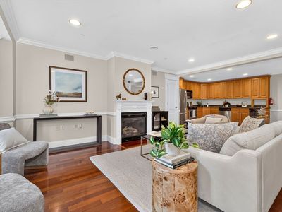 161 E Cottage St #2