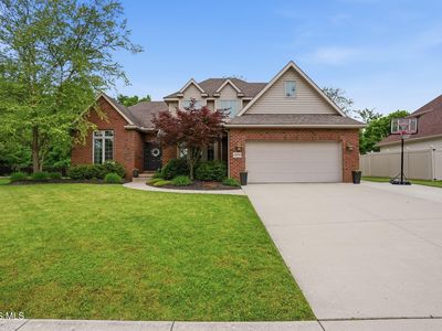 15590 Brookfield Hts