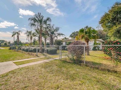 228 Topaz Ave
