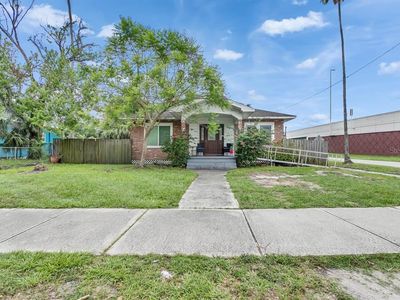 801 E Louisiana Ave