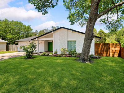 6107 Blarwood Dr