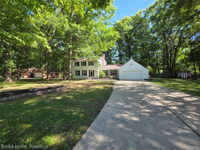 Property at 6499 Dalton Dr, Flushing, MI