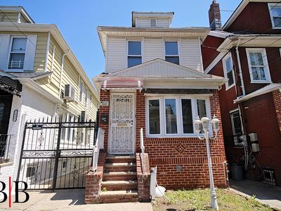 1669 E 48th St #1