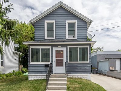1121 Adams STREET