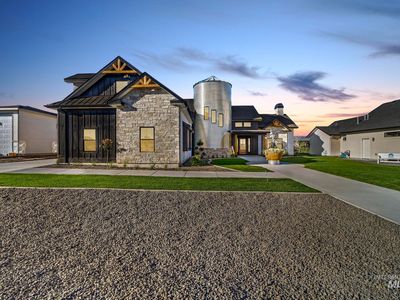 1580 Clear Creek Loop