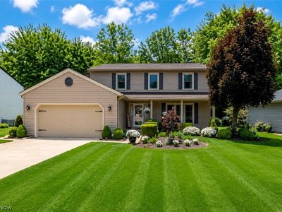 Property at 10222 Huntington Park Dr, Strongsville, OH
