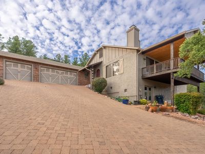 806 N Oak Point