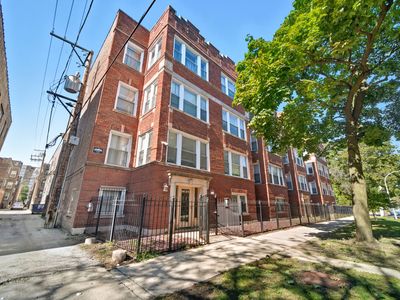 6712 S Ridgeland Ave #3A