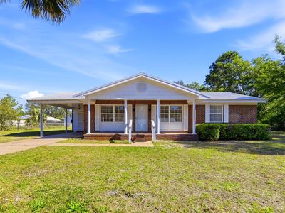 41 Thomas Dr