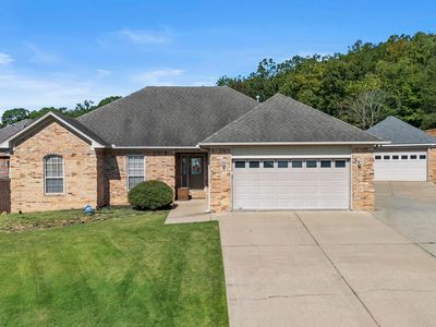 16 Chetay Dr