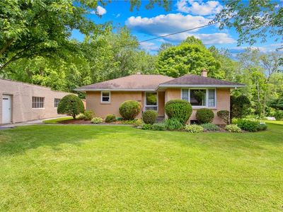 8252 Maple Rd