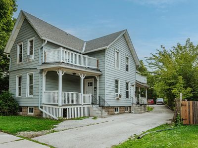 618-620 S Hawley ROAD