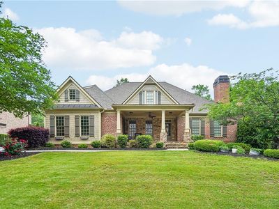 2919 Hidden Falls Dr