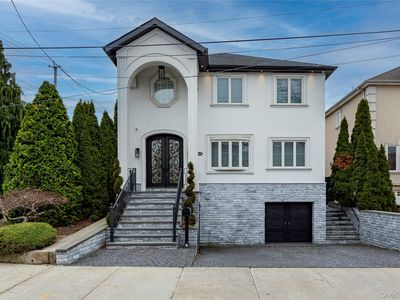 15496 Riverside Drive