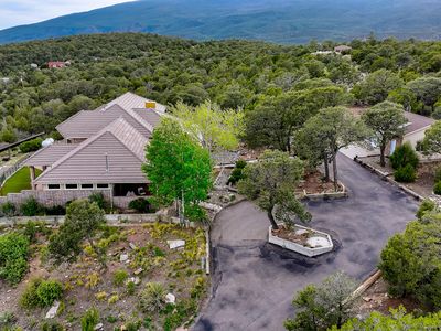 40 Calyx Ln