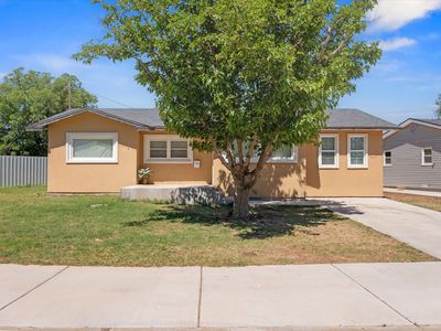 Property at 208 Flint Dr, Levelland, TX