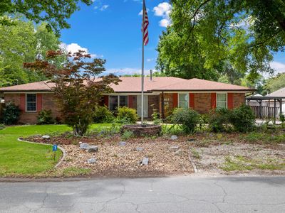 163 Edge Ave