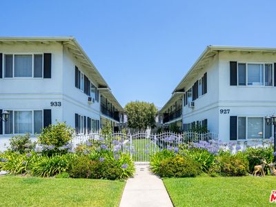921 W Huntington Dr