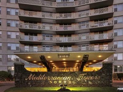 2100 Linwood Ave APT 15P