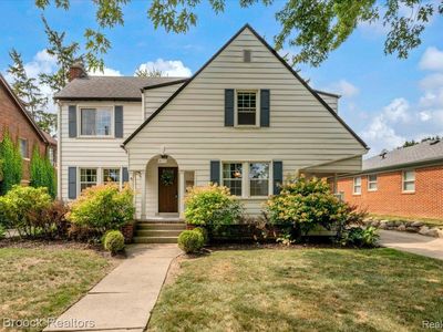 4151 Arlington Dr