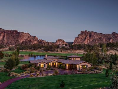 431 NE Good Pasture Loop