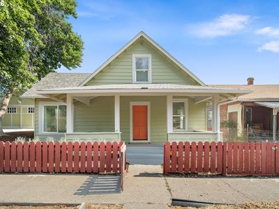 309 W 7th St