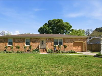 174 Huntington Dr