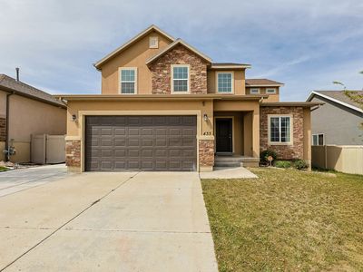 437 Topaz Dr