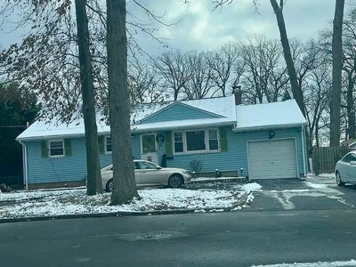 54 Kathleen Pl