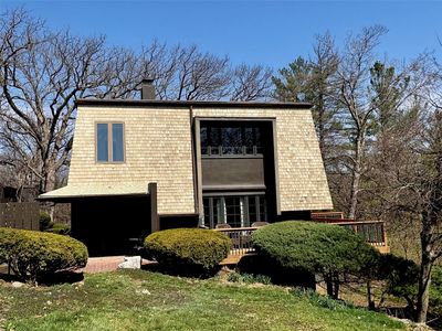3225 Terrace Dr