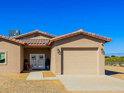 1908 W Three Kings Rd