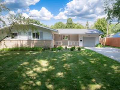 1915 Ivy Ln