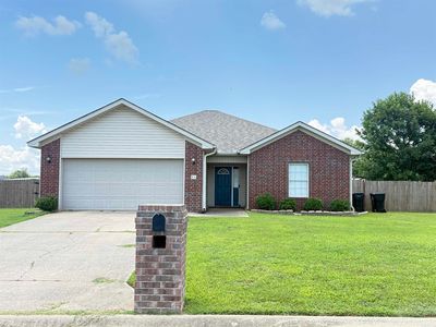 16 Lakeside Dr