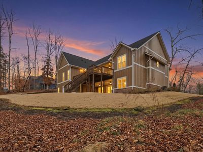 555 Riverstead Dr