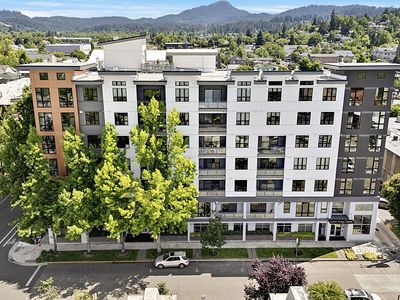 1600 Pearl St #505