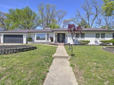 5 Eastmoreland Pl