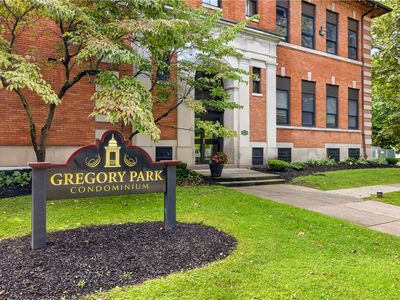 1 Gregory Park