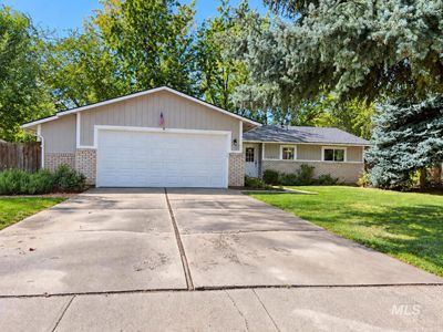 4211 N Jennifer Pl