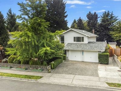 2221 Vashon Avenue NE