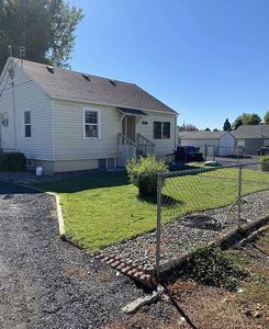 838 Linden Ave