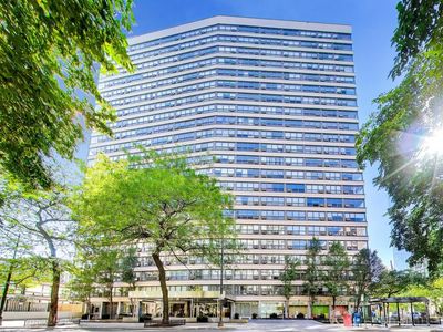 2930 N Sheridan Rd APT 1205
