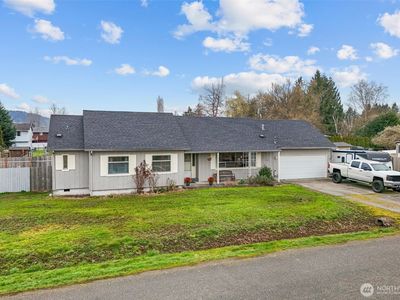 209 8th Avenue N