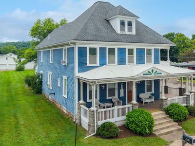 490 Main St