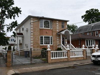 223-15 109th Avenue