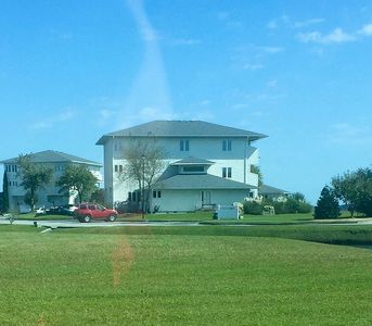 800 Country Club Rd APT 52