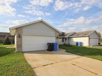 100A-100B Thomas Place