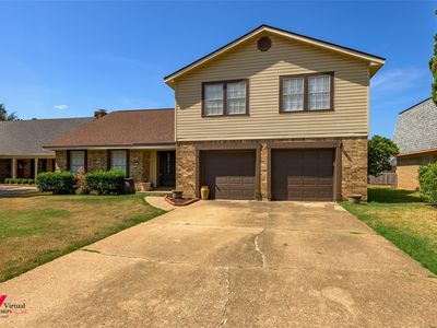 9916 Village Green Dr