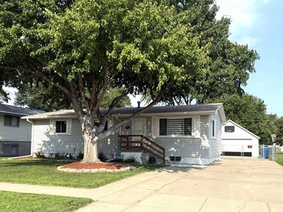 1611 I Ave